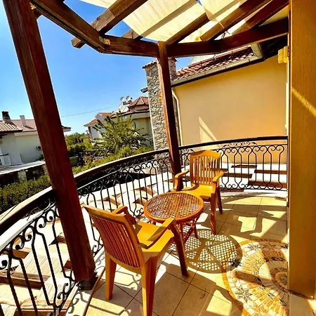 Mor * Fethiye